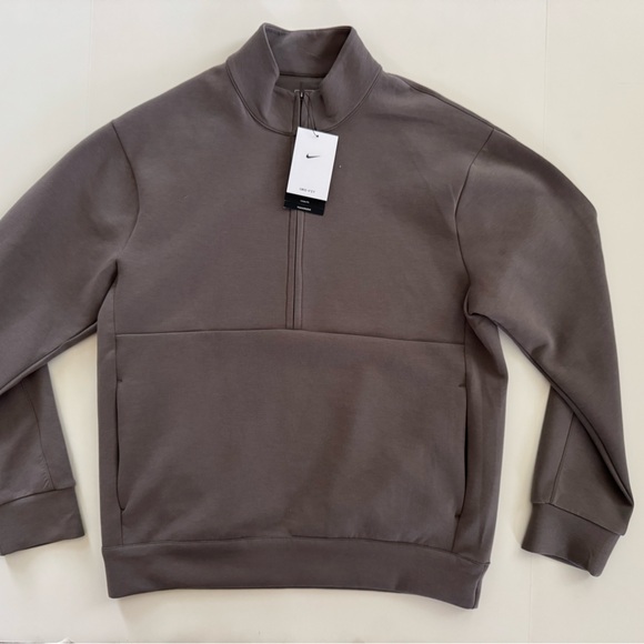 Nike 24.7 impossiblysoft Dri-fit 1/2 zip top - Picture 4 of 5